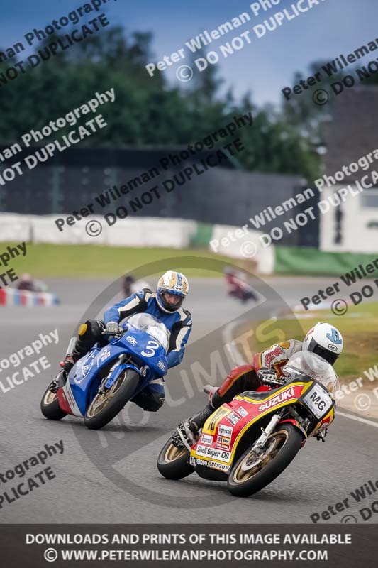 Vintage motorcycle club;eventdigitalimages;mallory park;mallory park trackday photographs;no limits trackdays;peter wileman photography;trackday digital images;trackday photos;vmcc festival 1000 bikes photographs